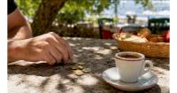 Tipping in Greece: A Clear Guide for U.S. Travelers