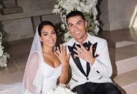 Cristiano Ronaldo marries long-time girlfriend in Portugal