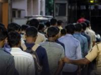 Bengaluru (Karnataka): Raids at 29 locations, 15 Bangladeshi illegal immigrants arrested ! A total of 1,909 illegal immigrants detained