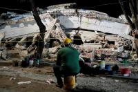 Colombian rescuers race against the clock to find survivors after devastating earthquake