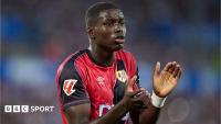 Hull sign central defenders Mendy and Herrington