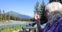 Juneau residents grapple with whether to stay or flee as glacial outburst floodwaters rise