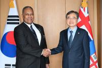 Top Diplomats of S. Korea, Fiji Discuss Energy Cooperation, Bilateral Ties