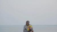 ‘Chapa 100’ Is a Surrealist Romance Between Older People, With Mozambique’s Minibuses Playing a Key Role