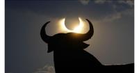 Total solar eclipse darkens parts of Iceland and northern Europe