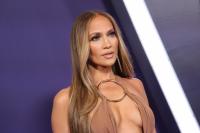 Love Jennifer Lopez’s European-Girl Ballet Flats? We Found the Same Chic Look for $27