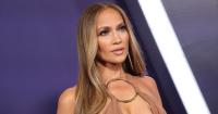 Copy Jennifer Lopez's European-Girl Ballet Flats Look for Just $27