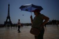 Heat Wave May Wipe Out France's 2025 Growth, Estimates Warn