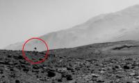 Mysterious 'jellyfish' spotted in NASA Mars photo sparks theories of life on the Red Planet