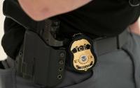 ICE agent points gun at Virginia woman in car, video shows