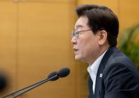 Real estate policies drag Lee’s approval rating to new low