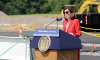 La Gobernadora Hochul Anuncia La Ceremonia De Firma De La Viga Del Nuevo Hospital en El Condado De Chautauqua