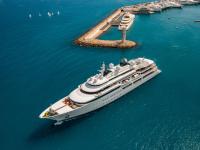 The Luxury of Flying Superyacht Helicopter Opertai...