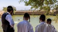 Israeli settlers cut Palestinian water supply, set up swimming pool