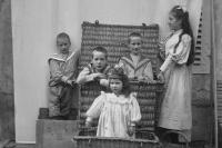 Canadian artists uncover photography treasures at French chateau