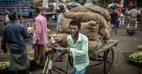 In Bangladesh, jute mandate can’t stop switch to plastic sacks
