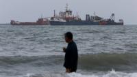 U.S. threatens Iran with unprecedented economic isolation over Hormuz