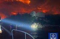 Croatian rescuers save 194 people as wildfire drives residents into sea