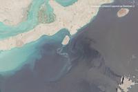 Huge oil spill off Oman threatens disaster