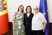 "Lessons in Verticality": Maia Sandu met with the women who defied the Soviet regime and wrote slogans in Romanian on the walls of Chisinau