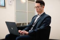 Growing AI adoption gap threatens small business competitiveness