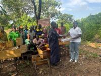 Senya: Cashew farmers receive beekeeping training and equipment support