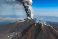 Italian airport reopens as volcanic eruption dies down