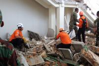 Flores Earthquake Kills at Least 38: U.S. Embassy Warns Travelers to Avoid Coastal Areas