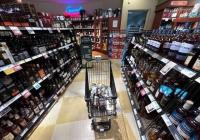 Should Canadian provinces lift their bans on selling U.S. alcohol in government liquor stores?
