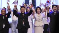 South Korea proposes talks to end Korean war