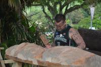 Carving connections in Tupapa