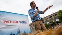 Independent Michael Bridgford speaks at Des Moines Register Soapbox