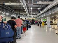 Houston Hobby Airport flights briefly delayed after bomb threat call