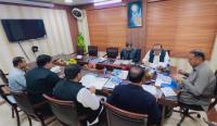 Govt reviews proposals to develop livestock sector on modern lines
