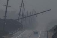 Hurricane Lala Hits Hawaii's Big Island, Causing Major Power Outages