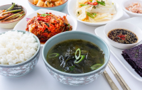 Why Koreans Never Lift Their Rice Bowls at the Table