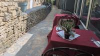 We stumbled on a back-alley Cotswolds restaurant with a cheerful charm