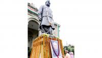 Yogi Adityanath pays tribute to Vajpayee, recalls his clean politics