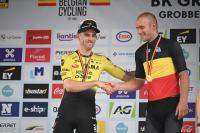 Cramps and goosebumps as Wout van Aert beaten by training partner Daan Soete at Belgian Gravel Championships
