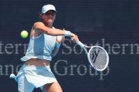 Cincinnati Open: Iga Swiatek dominates Emiliana Arango