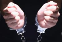 Expatriate detained for robbing restaurant staff