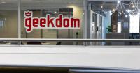 Geekdom announces the end of its coworking space. Instead, it will focus on the startup ‘valley of death’.