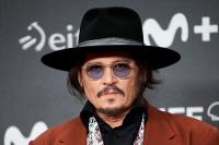 Johnny Depp in talks to return for the sixth Pirates Of The Caribbean film