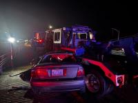 Kentucky police seeking semi wrecker driver who fled fatal accident