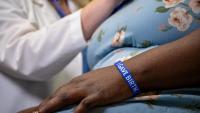 Hospitals say they found tool to help reduce childbirth risks: Wristbands