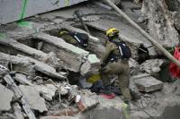 Colombian minister under fire over beach holiday post-quake