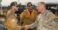 Oregon National Guard visit wildfire airmen at Grasshopper Fire