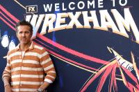 Ryan Reynolds Reacts as Texas Couple Leaves for Wrexham
