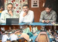 DC reviews Farmer’s ID Generation Camp under Agristack project at Kulgam