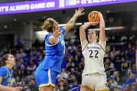 Women’s Basketball: Northwestern enters new era with sizeable roster, staff changes